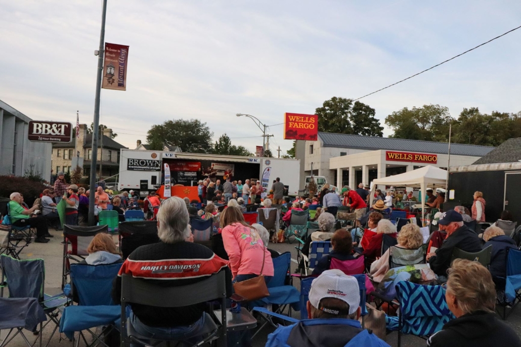 Bandstand / Activities / Attractions Schedule Autumn Leaves Festival™